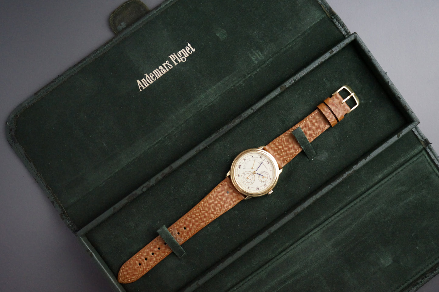 Dual Time Automatik Réf. 25685 | Full Set 36mm 18K Gelbgold