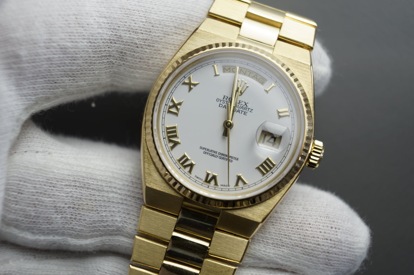 Oysterquartz Day-Date Ref. 19018 Weiß | 36mm Vollgold