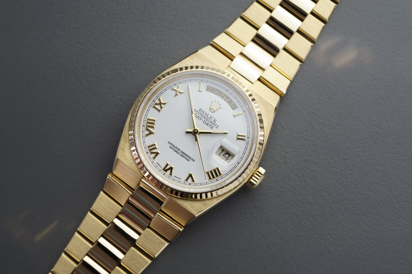 Oysterquartz Day-Date Ref. 19018 Weiß | 36mm Vollgold