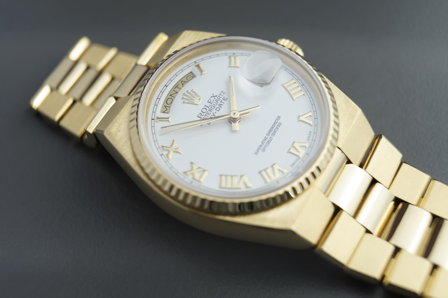 Oysterquartz Day-Date Ref. 19018 Weiß | 36mm Vollgold