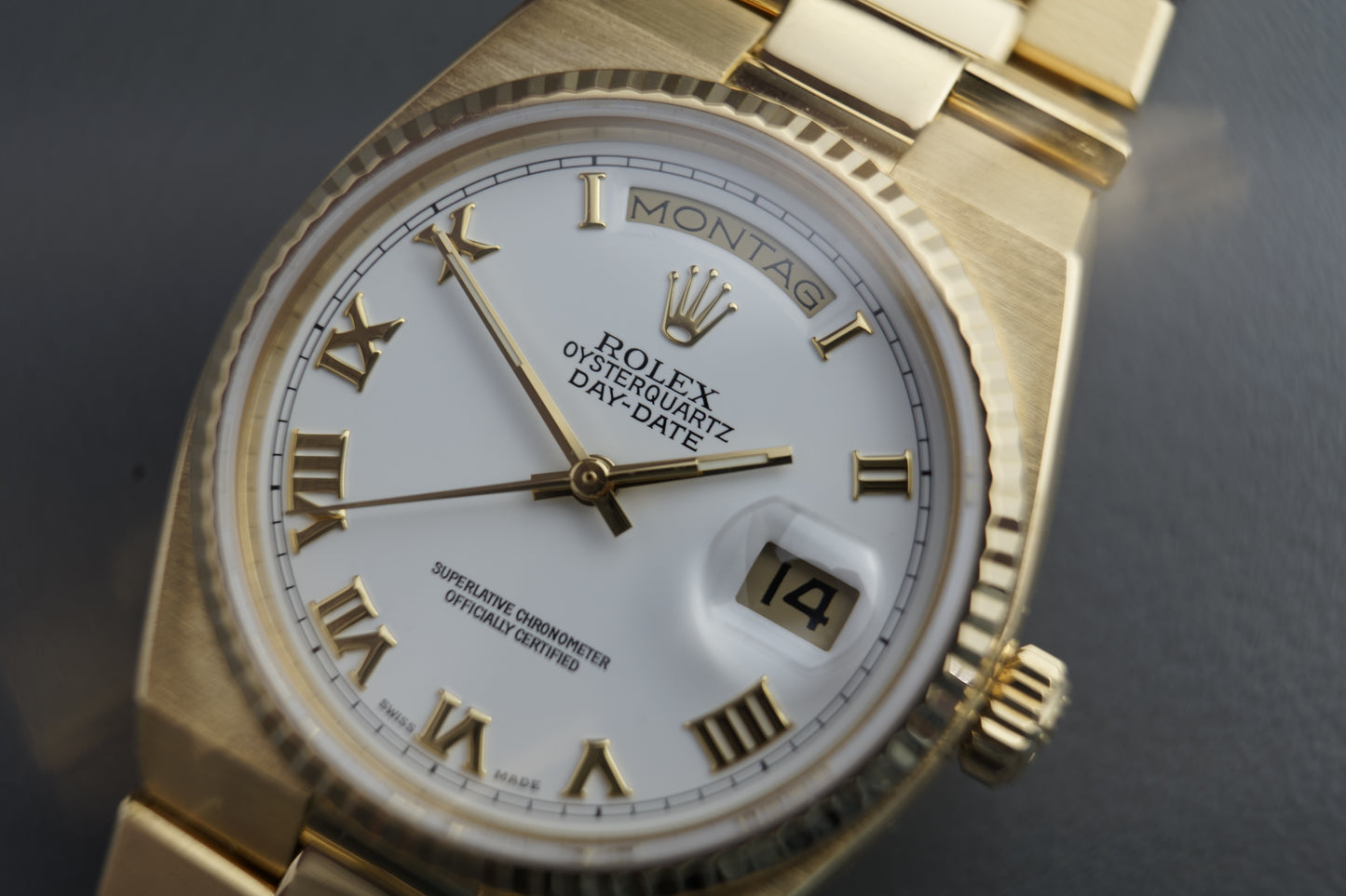 Oysterquartz Day-Date Ref. 19018 Weiß | 36mm Vollgold