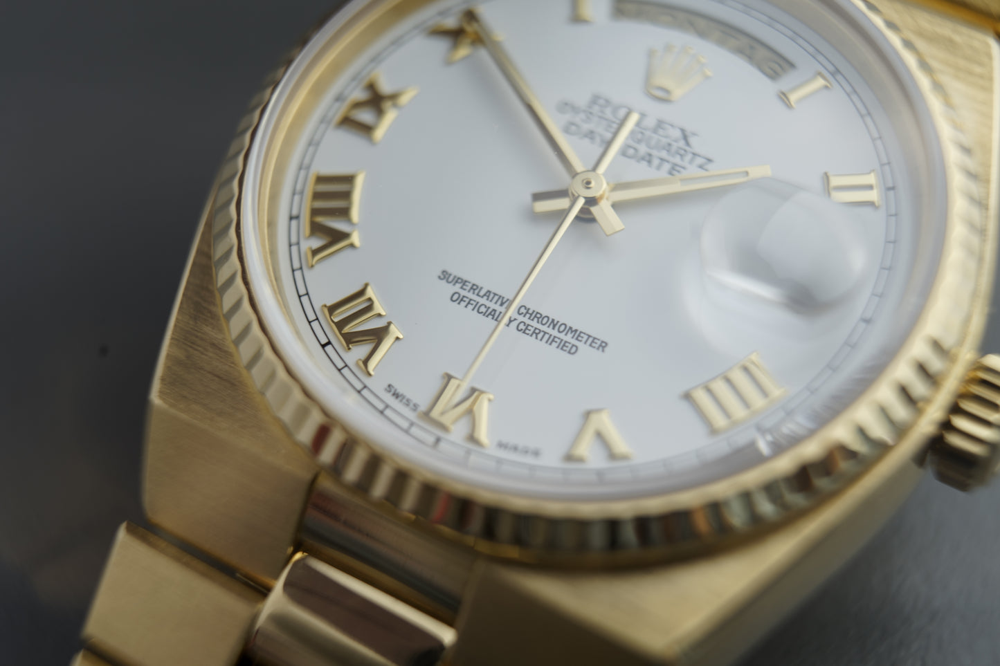Oysterquartz Day-Date Ref. 19018 Weiß | 36mm Vollgold