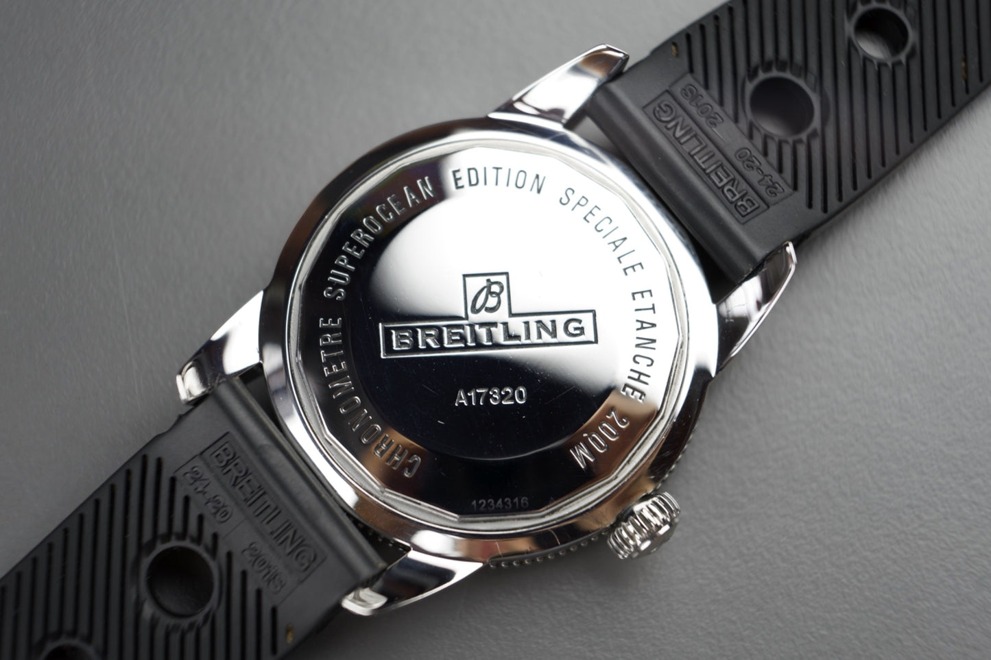 Superocean Heritage Schwarz 46mm | Full Set