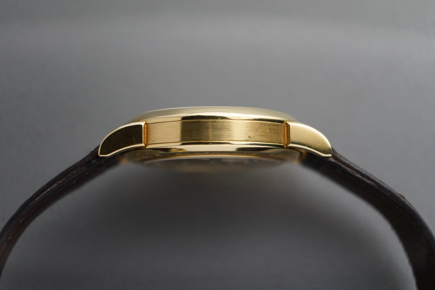 Saxonia Grossdatum Handaufzug 18k | 34mm